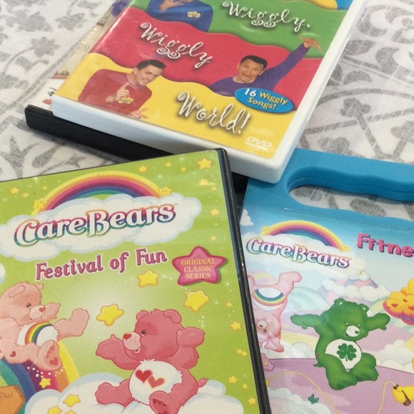 😜🤪 - Set of 12 DVD movies for kids. Mickey Mouse, Care Bears, Elmo, Wiggles…. - Picture 9 of 9